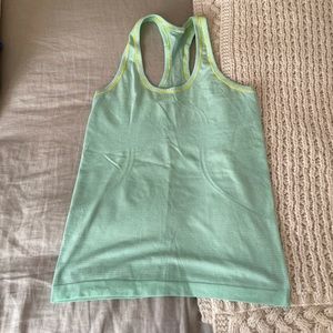 Lululemon swiftly tech tank size 6